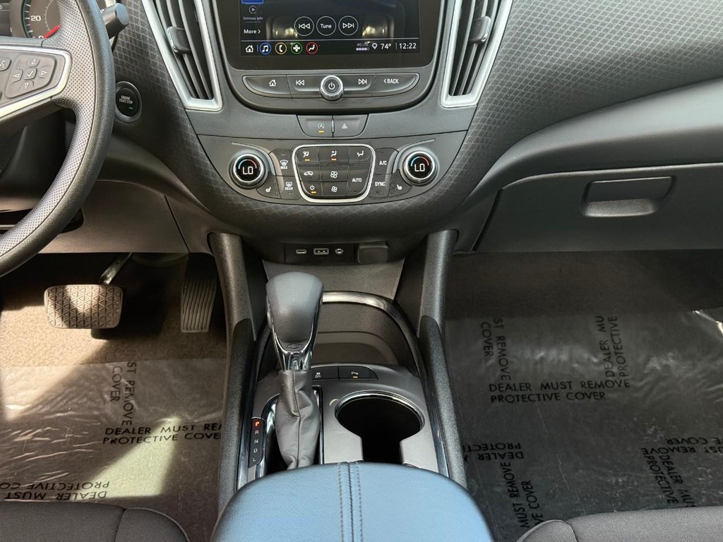 Chevrolet Malibu Vehicle Full-screen Gallery Image 15