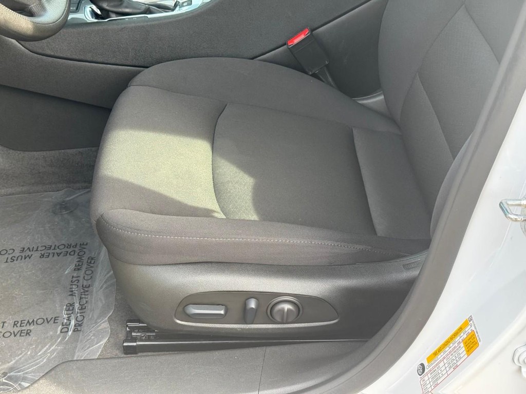 Chevrolet Malibu Vehicle Full-screen Gallery Image 18