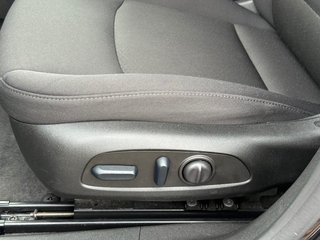 Chevrolet Malibu Vehicle Full-screen Gallery Image 17