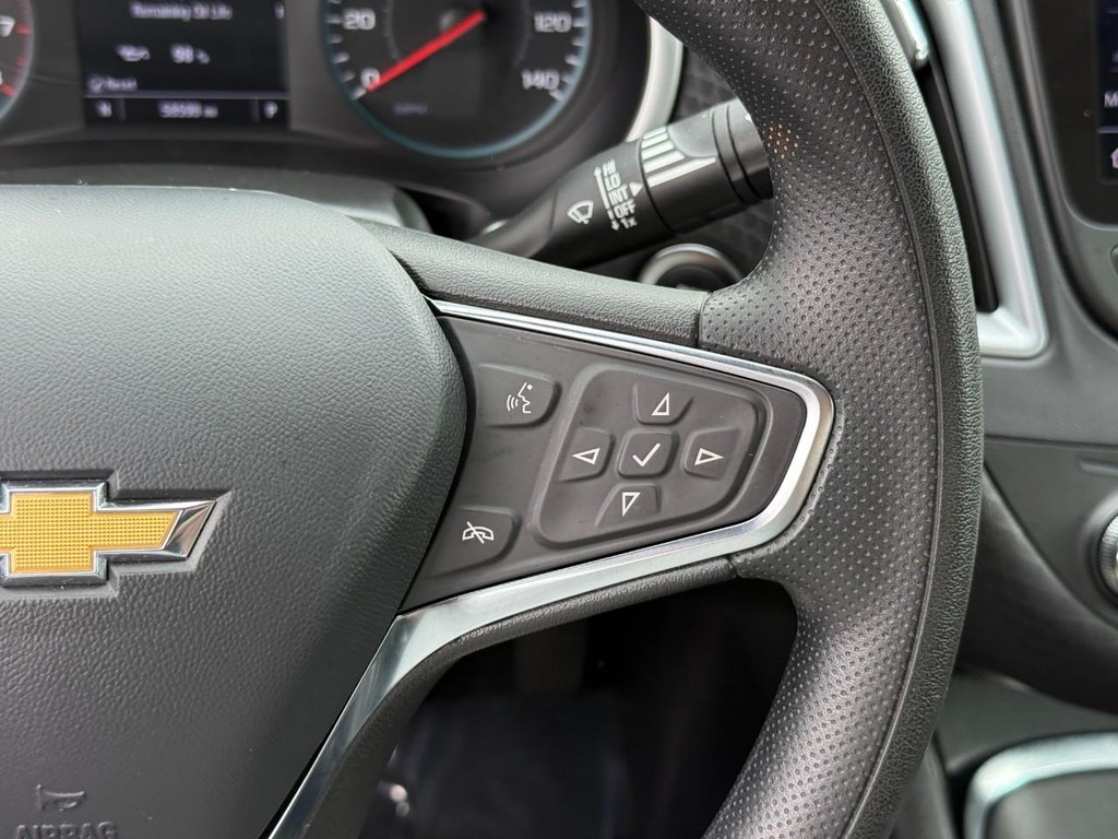 Chevrolet Malibu Vehicle Full-screen Gallery Image 19