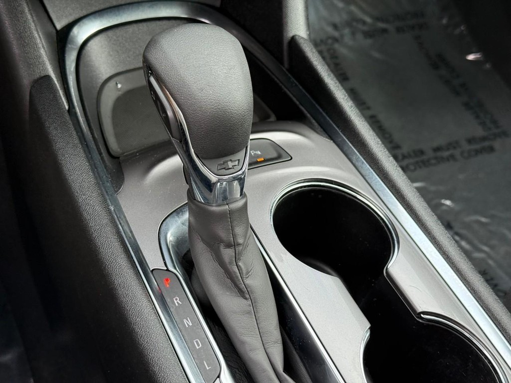 Chevrolet Malibu Vehicle Full-screen Gallery Image 21