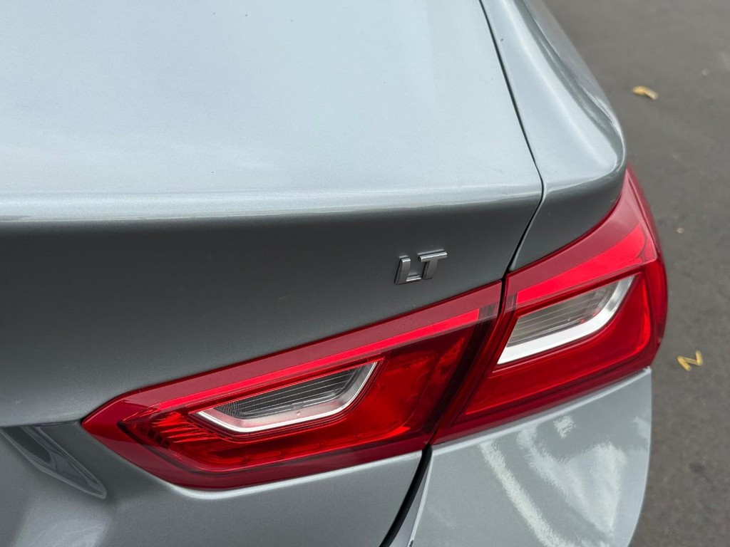 Chevrolet Malibu Vehicle Full-screen Gallery Image 06