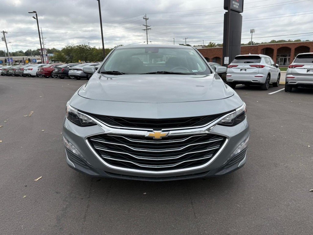 Chevrolet Malibu Vehicle Full-screen Gallery Image 10