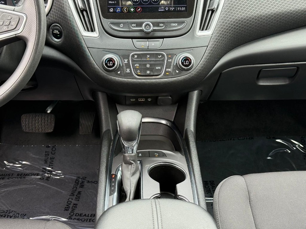 Chevrolet Malibu Vehicle Full-screen Gallery Image 15