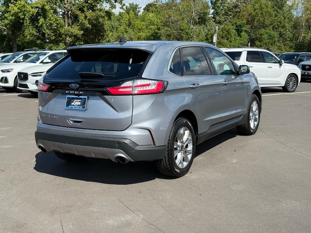 Ford Edge Vehicle Full-screen Gallery Image 03