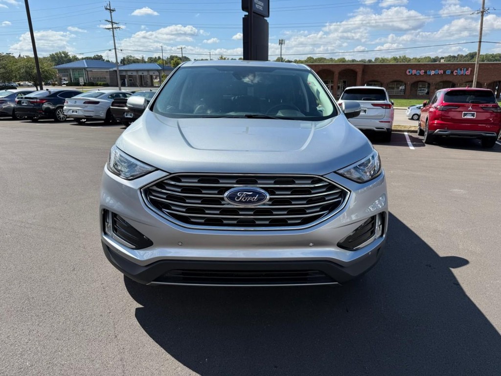 Ford Edge Vehicle Full-screen Gallery Image 09