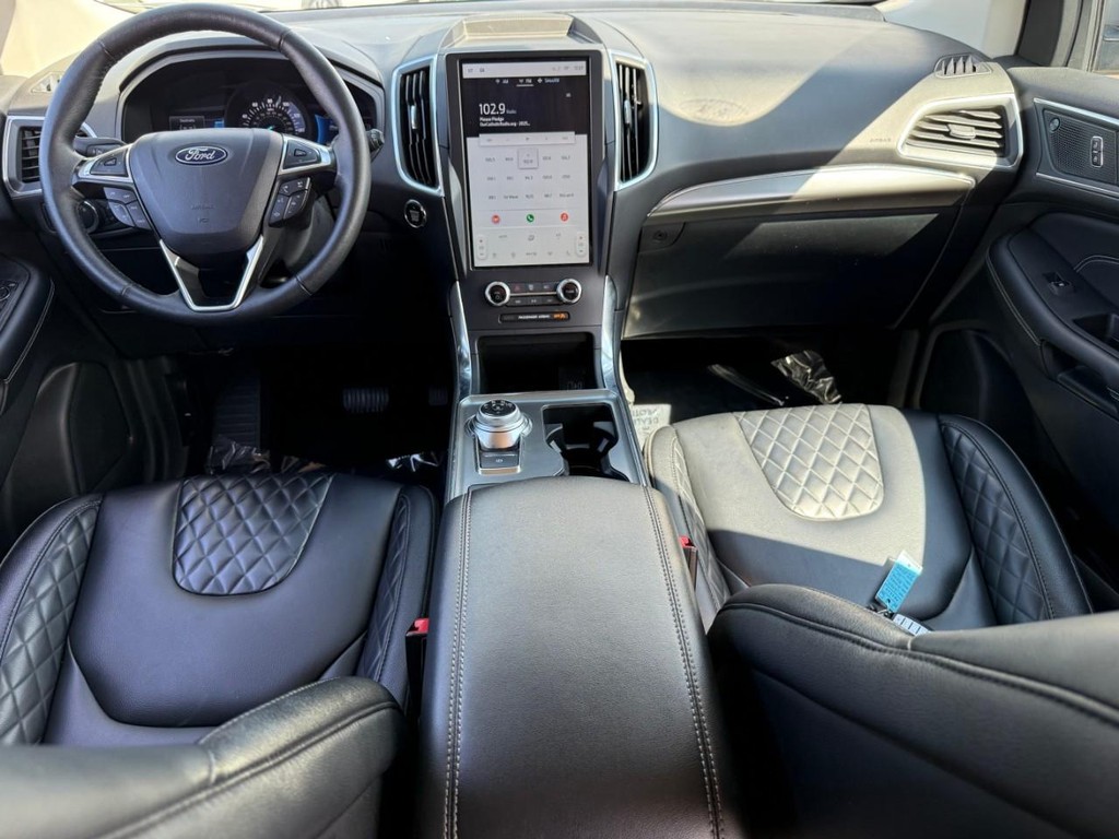 Ford Edge Vehicle Full-screen Gallery Image 11