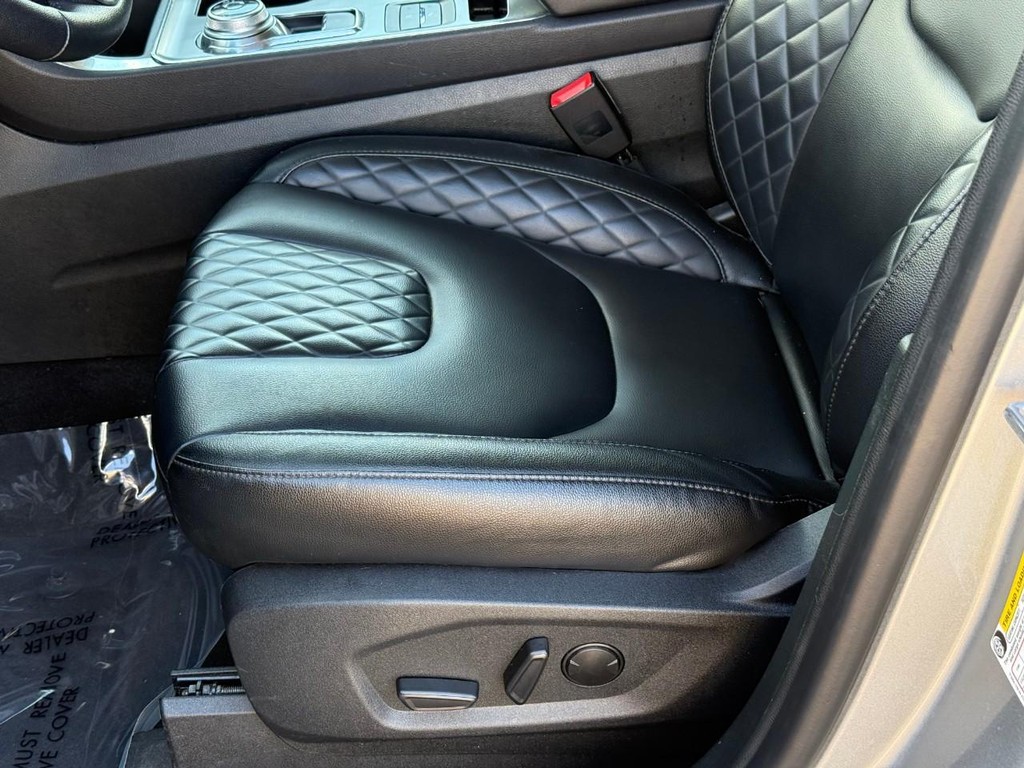 Ford Edge Vehicle Full-screen Gallery Image 17