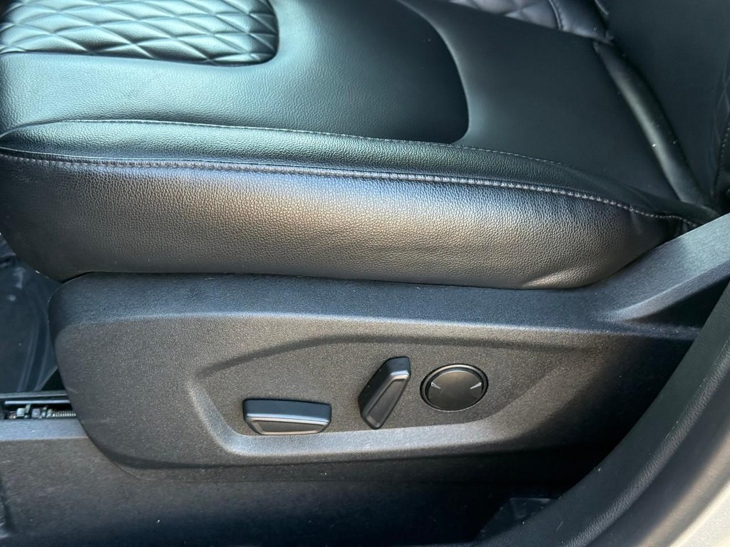 Ford Edge Vehicle Full-screen Gallery Image 18