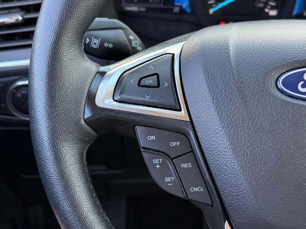 Ford Edge Vehicle Full-screen Gallery Image 19