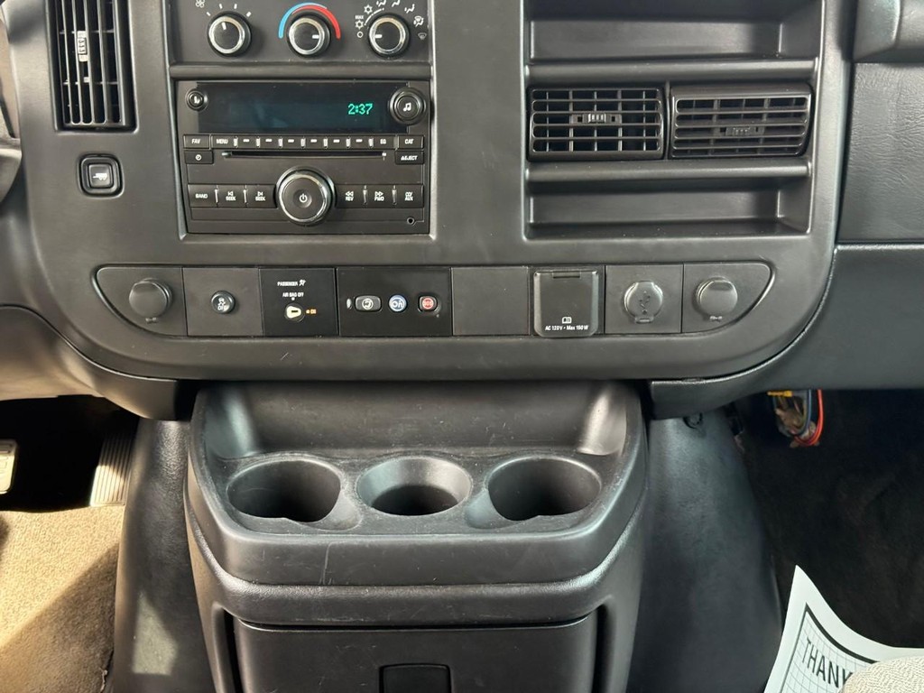 Chevrolet Express Passenger Vehicle Full-screen Gallery Image 14