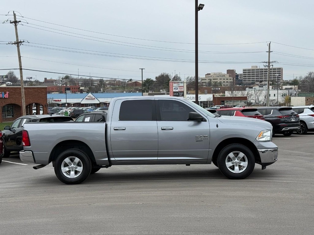 Ram 1500 Classic Vehicle Full-screen Gallery Image 02