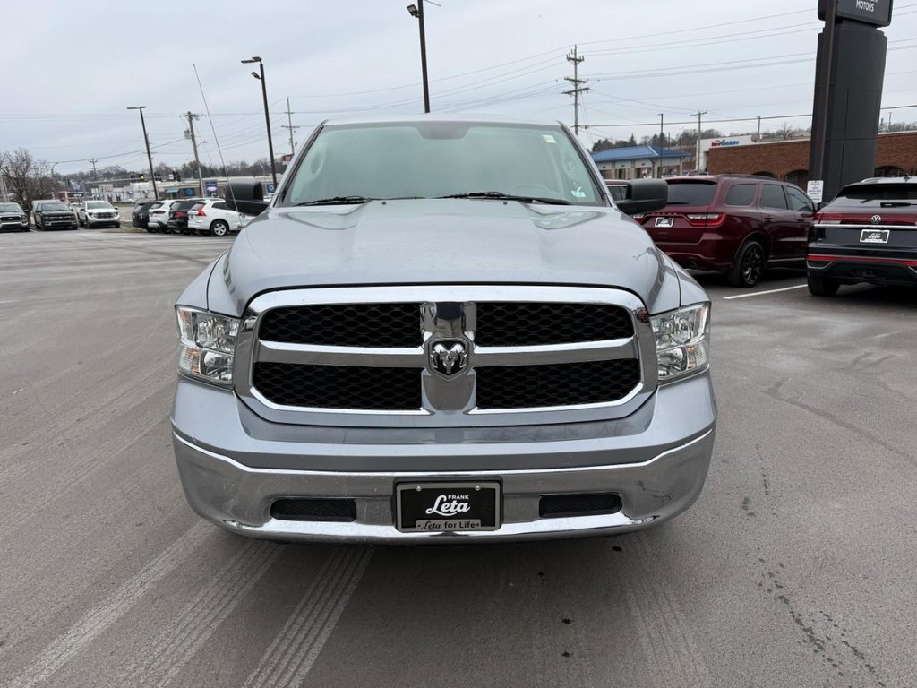 Ram 1500 Classic Vehicle Full-screen Gallery Image 09