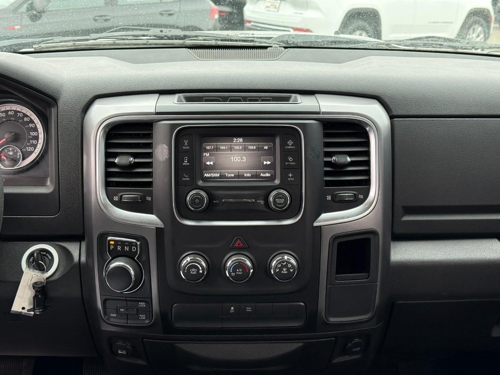 Ram 1500 Classic Vehicle Full-screen Gallery Image 13