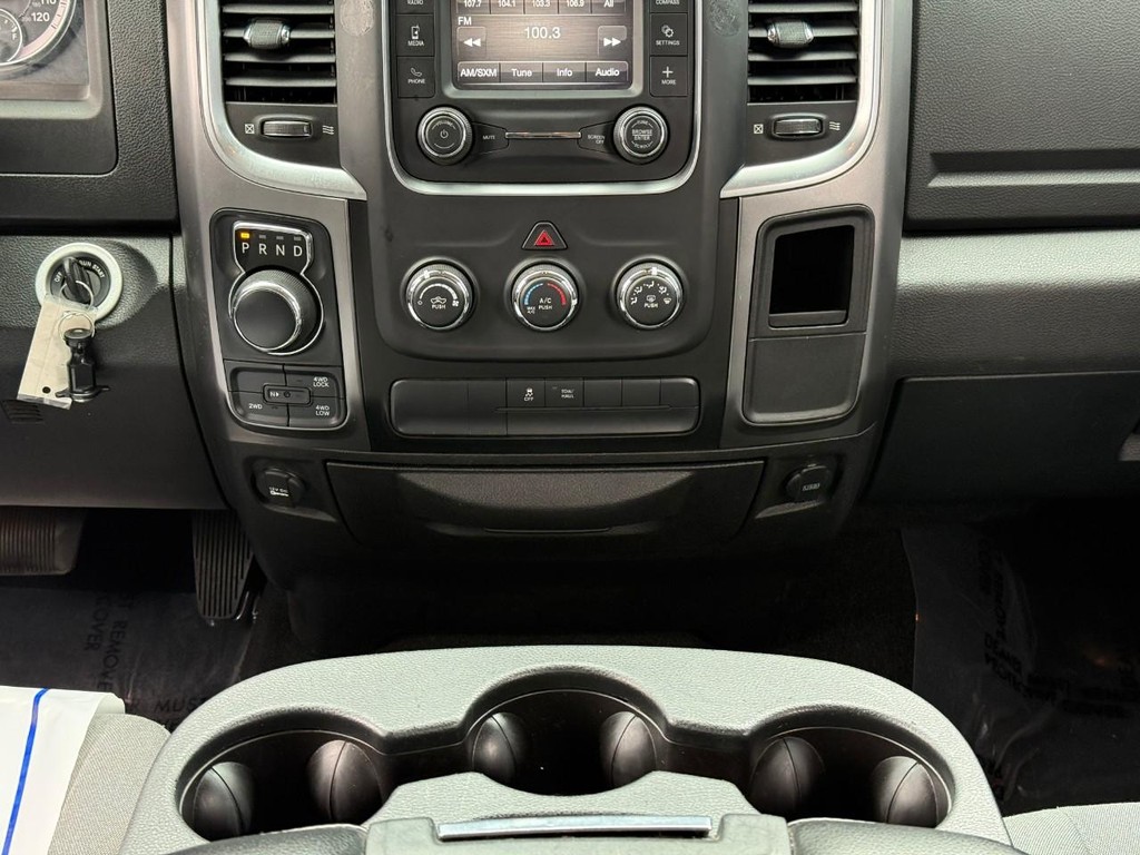 Ram 1500 Classic Vehicle Full-screen Gallery Image 14