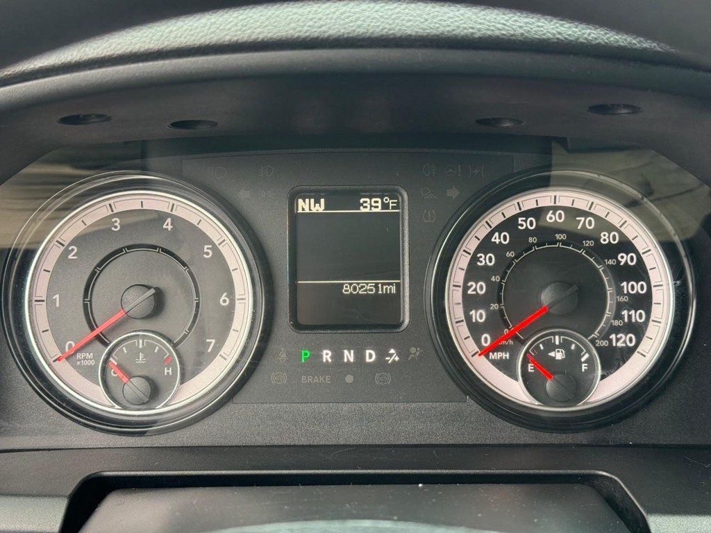 Ram 1500 Classic Vehicle Full-screen Gallery Image 16