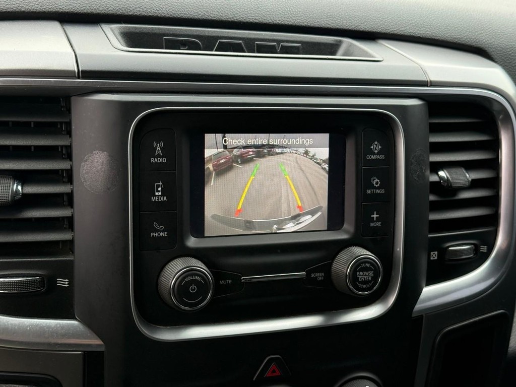 Ram 1500 Classic Vehicle Full-screen Gallery Image 19