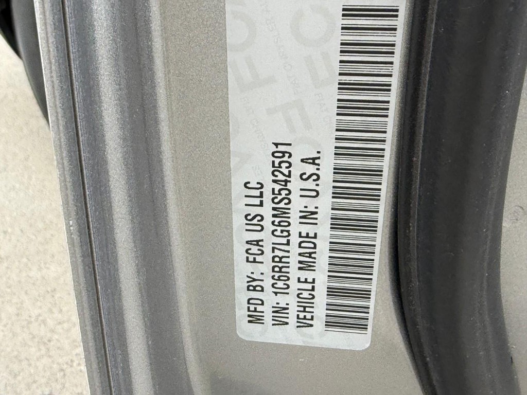 Ram 1500 Classic Vehicle Full-screen Gallery Image 20