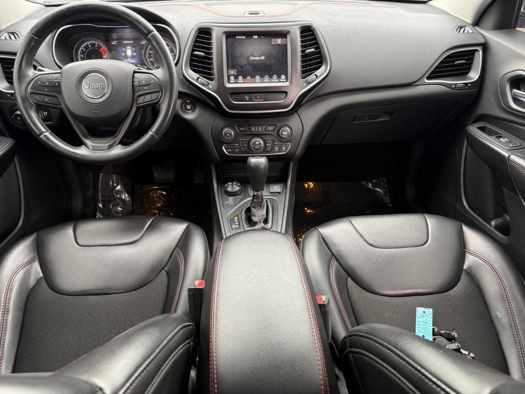 Jeep Cherokee Vehicle Full-screen Gallery Image 10