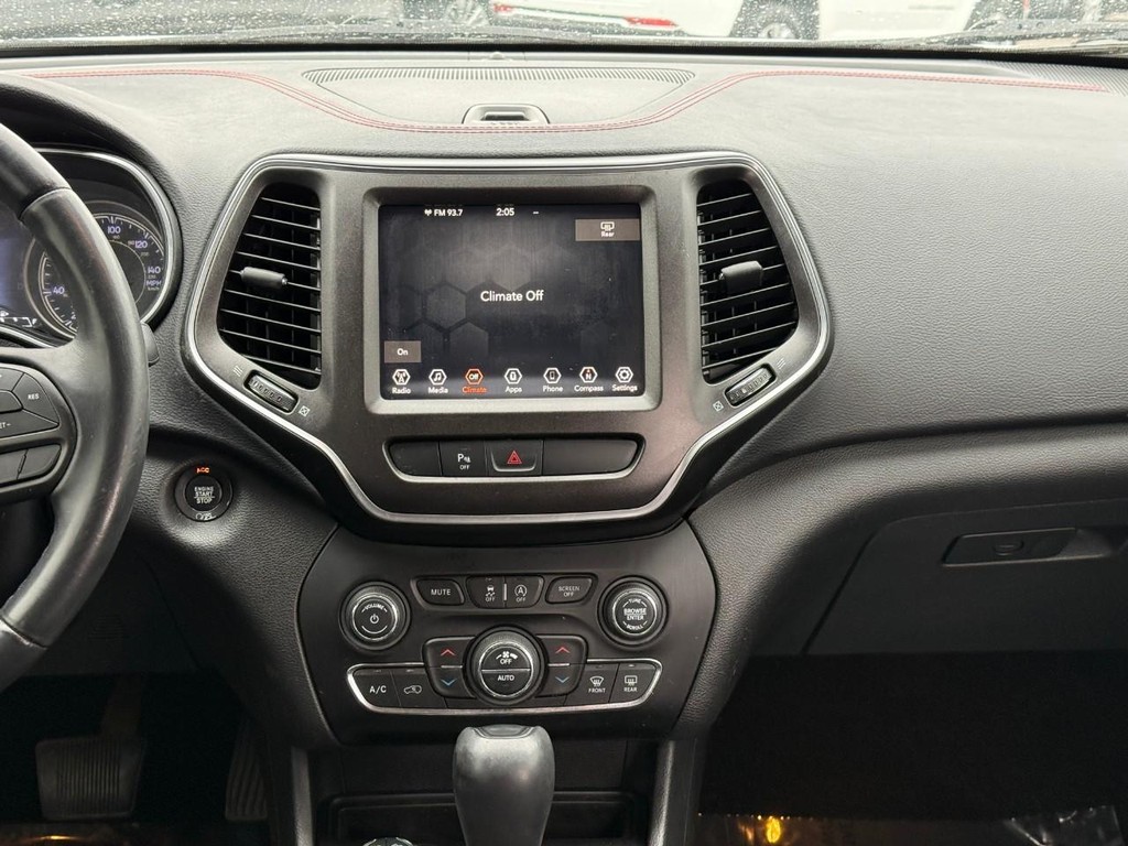 Jeep Cherokee Vehicle Full-screen Gallery Image 12