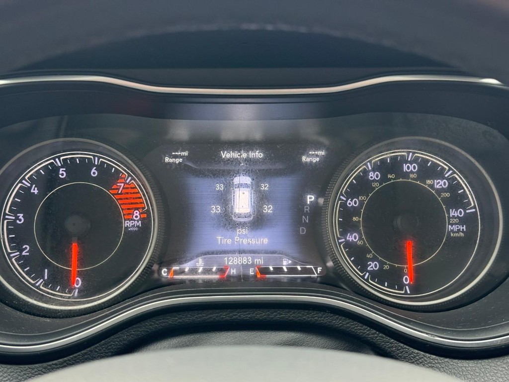 Jeep Cherokee Vehicle Full-screen Gallery Image 19