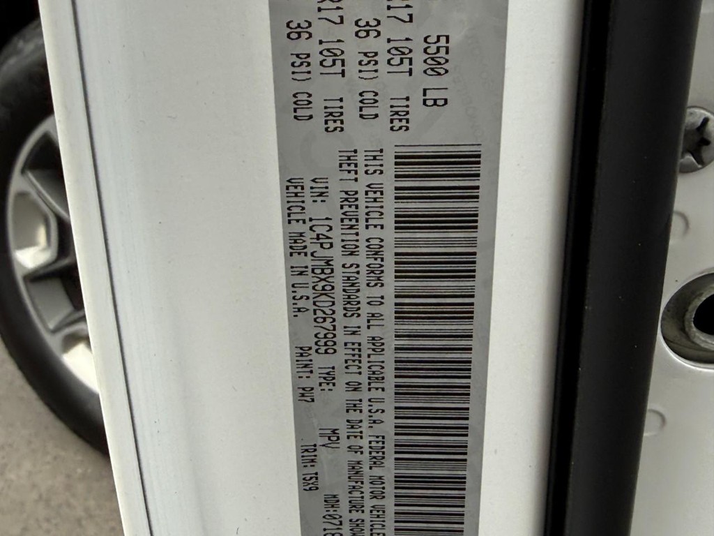 Jeep Cherokee Vehicle Full-screen Gallery Image 22