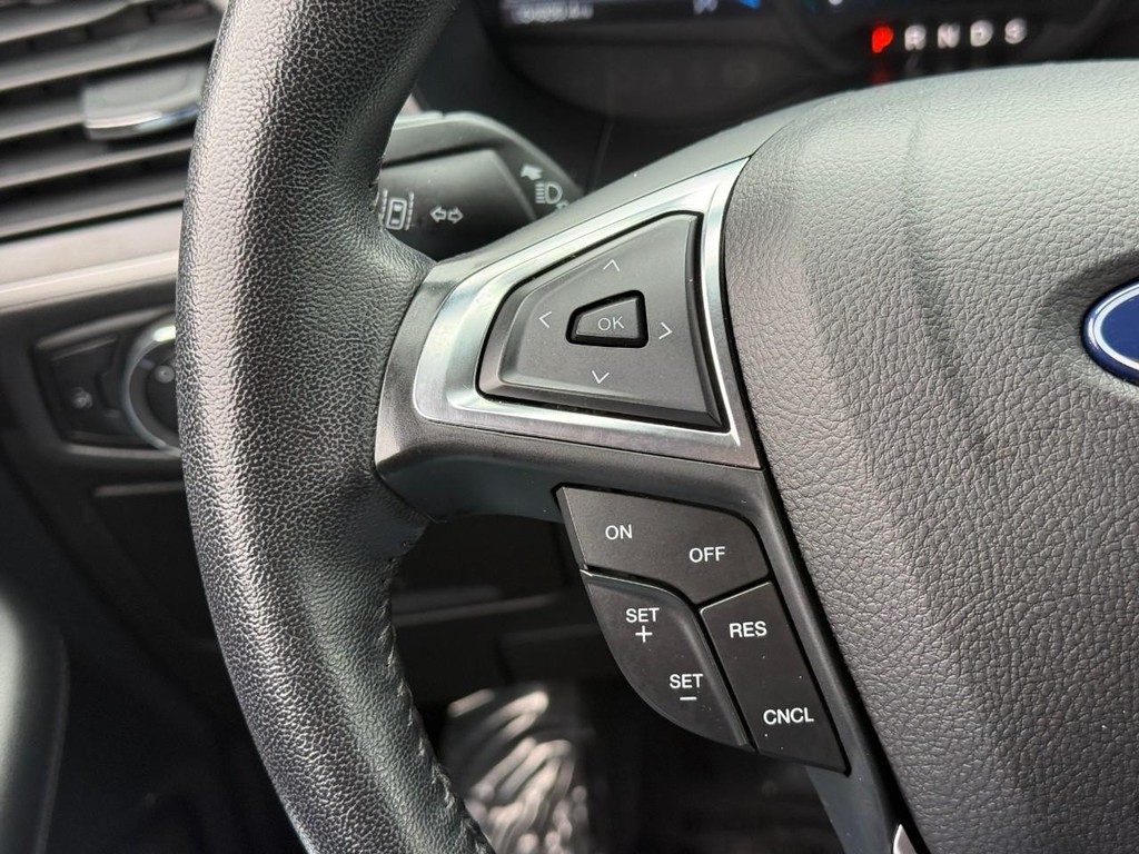 Ford Edge Vehicle Full-screen Gallery Image 19