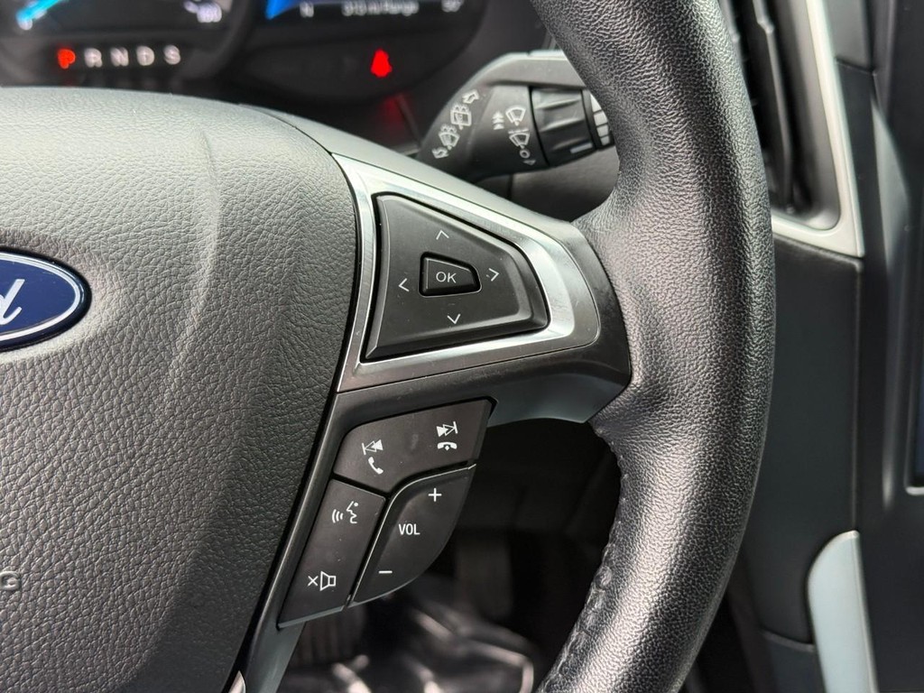 Ford Edge Vehicle Full-screen Gallery Image 20