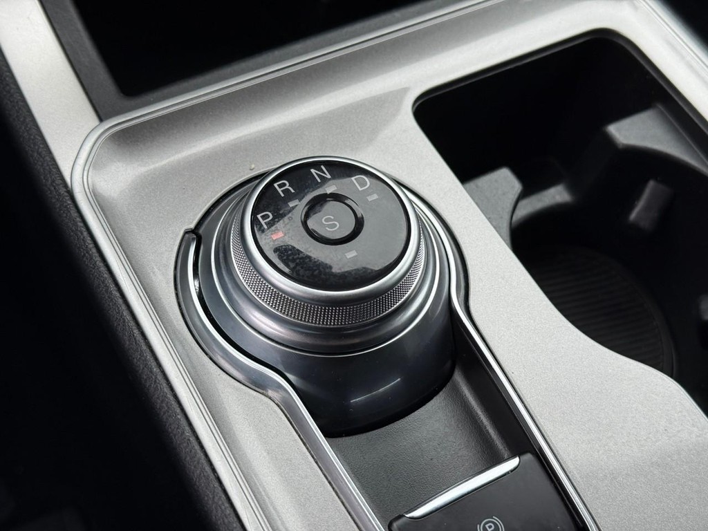 Ford Edge Vehicle Full-screen Gallery Image 22