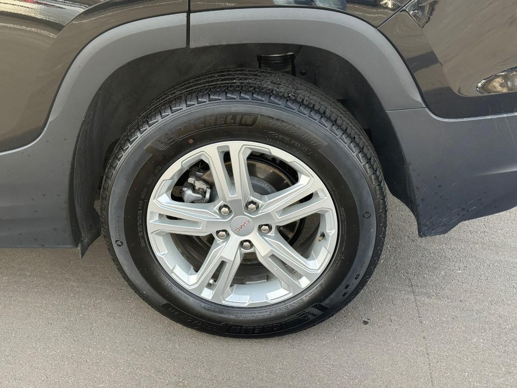 GMC Terrain Vehicle Full-screen Gallery Image 05