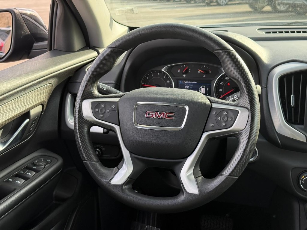 GMC Terrain Vehicle Full-screen Gallery Image 12