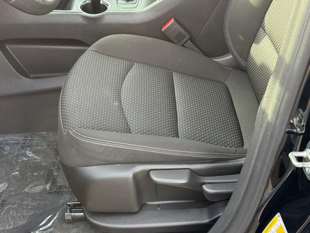 GMC Terrain Vehicle Full-screen Gallery Image 16