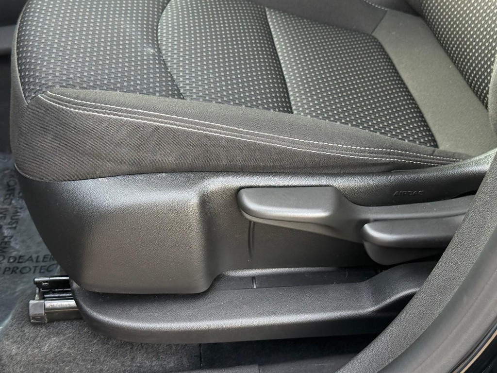 GMC Terrain Vehicle Full-screen Gallery Image 17