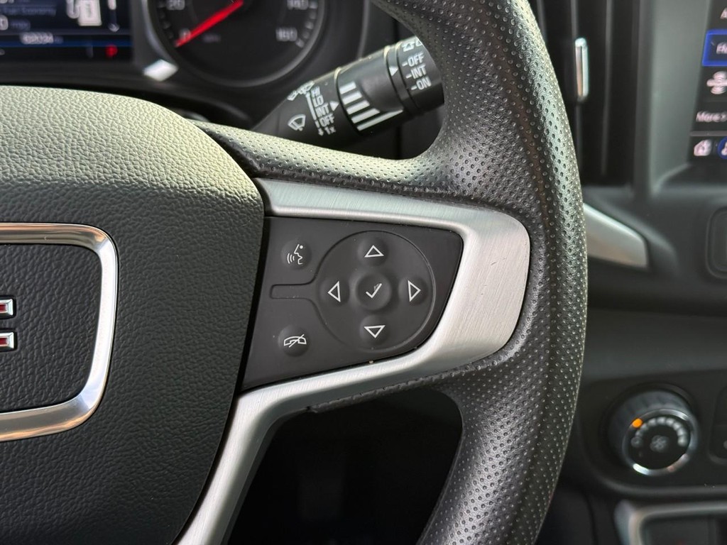 GMC Terrain Vehicle Full-screen Gallery Image 19