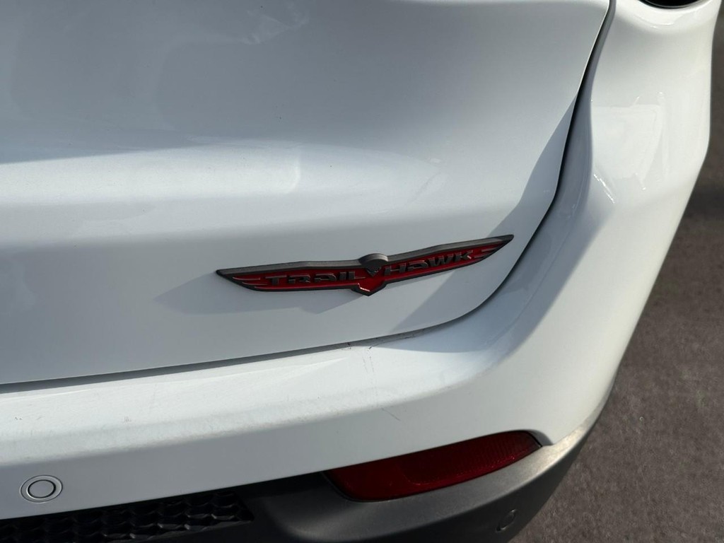 Jeep Compass Vehicle Full-screen Gallery Image 06