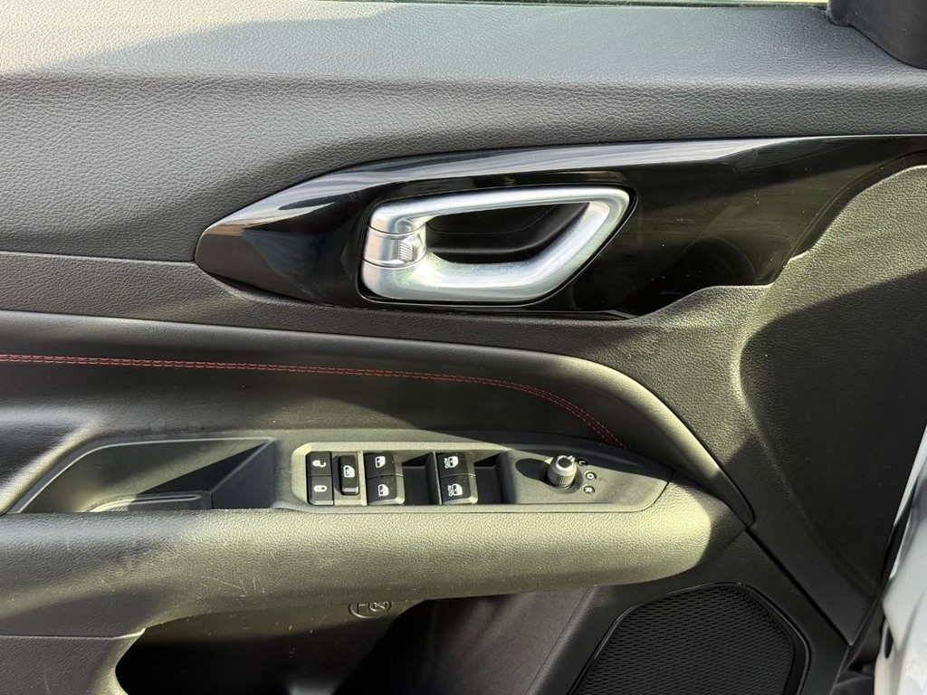 Jeep Compass Vehicle Full-screen Gallery Image 16