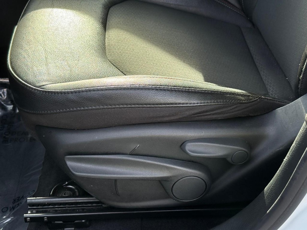 Jeep Compass Vehicle Full-screen Gallery Image 19