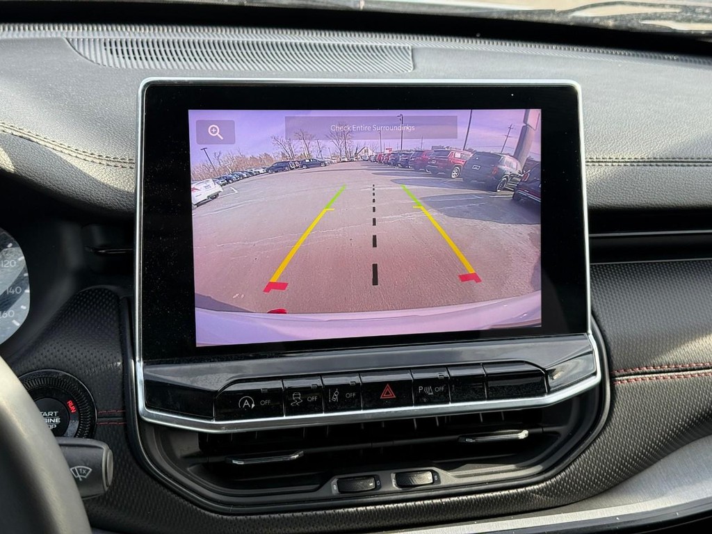 Jeep Compass Vehicle Full-screen Gallery Image 24