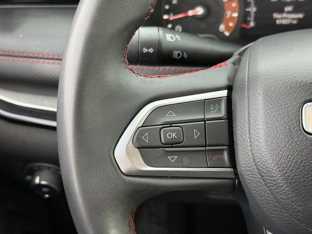 Jeep Compass Vehicle Full-screen Gallery Image 18