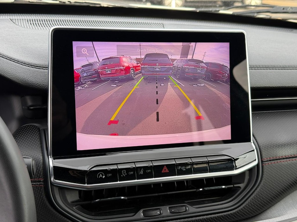 Jeep Compass Vehicle Full-screen Gallery Image 22