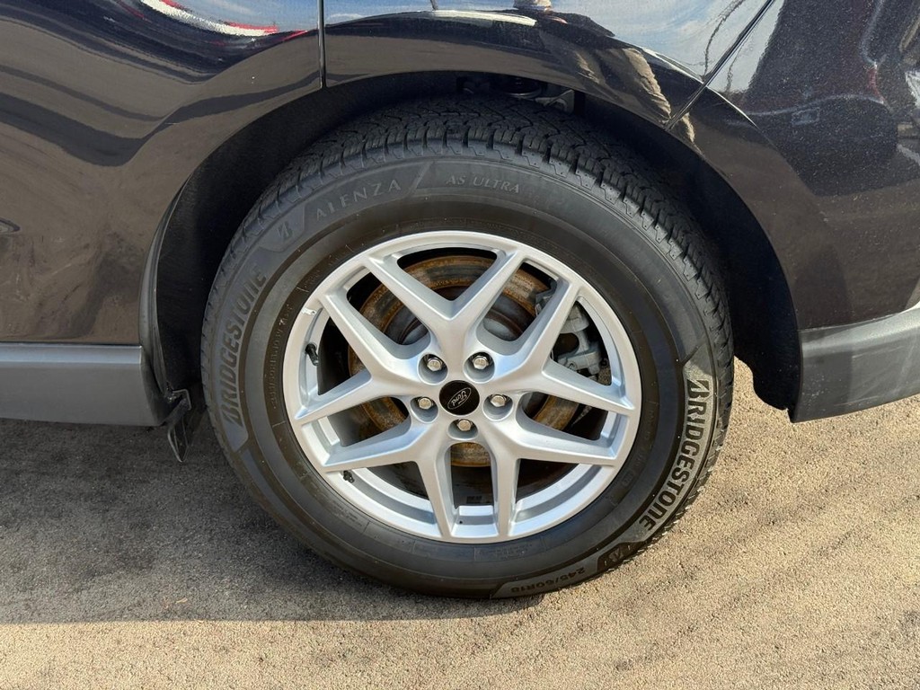 Ford Edge Vehicle Full-screen Gallery Image 05