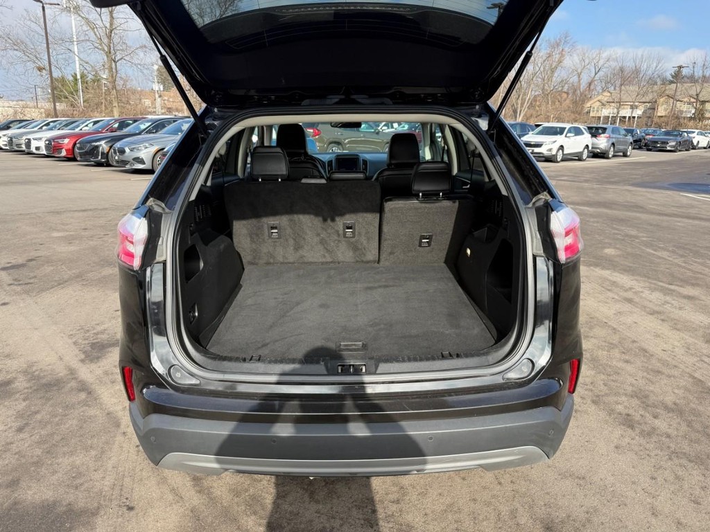 Ford Edge Vehicle Full-screen Gallery Image 07