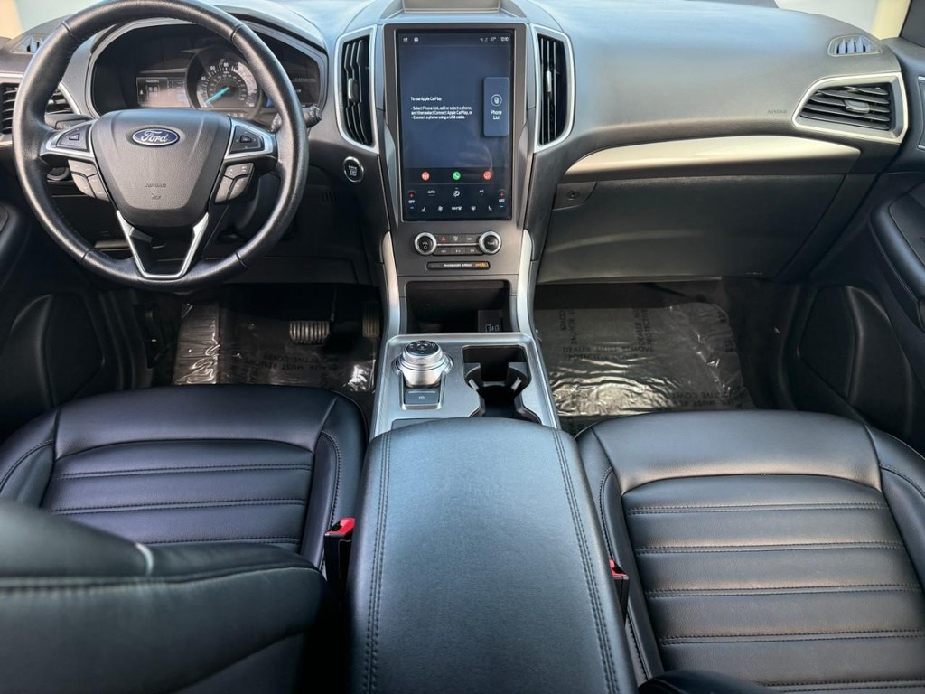 Ford Edge Vehicle Full-screen Gallery Image 12