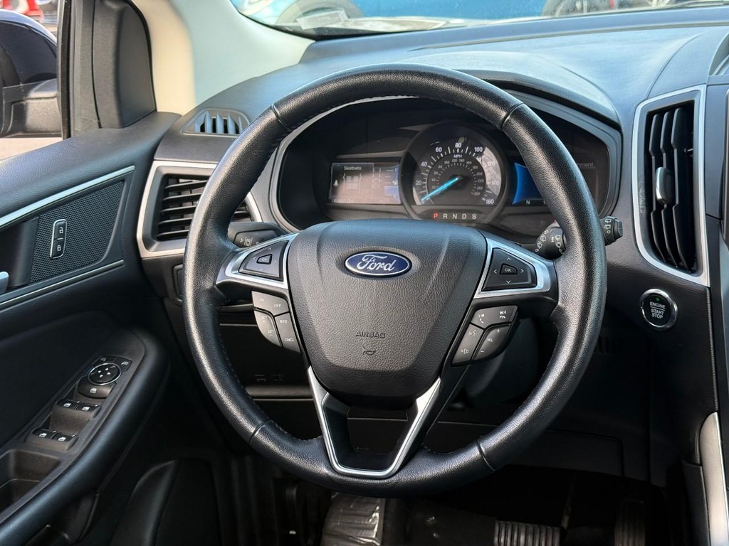 Ford Edge Vehicle Full-screen Gallery Image 13