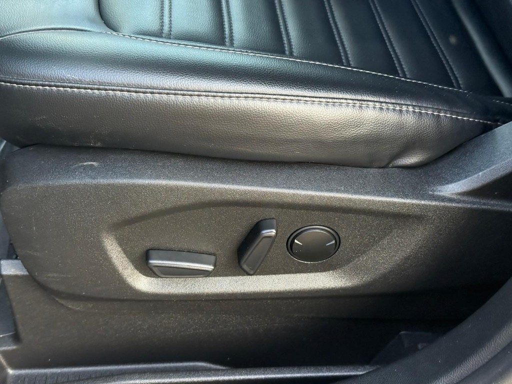 Ford Edge Vehicle Full-screen Gallery Image 20