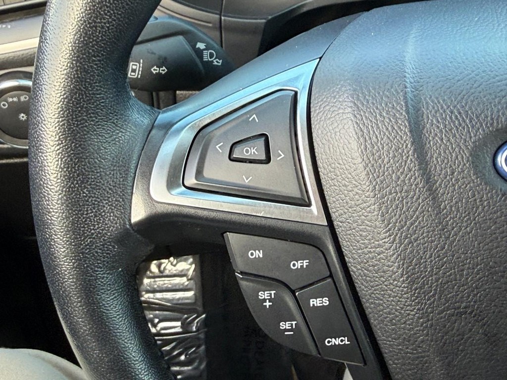 Ford Edge Vehicle Full-screen Gallery Image 22