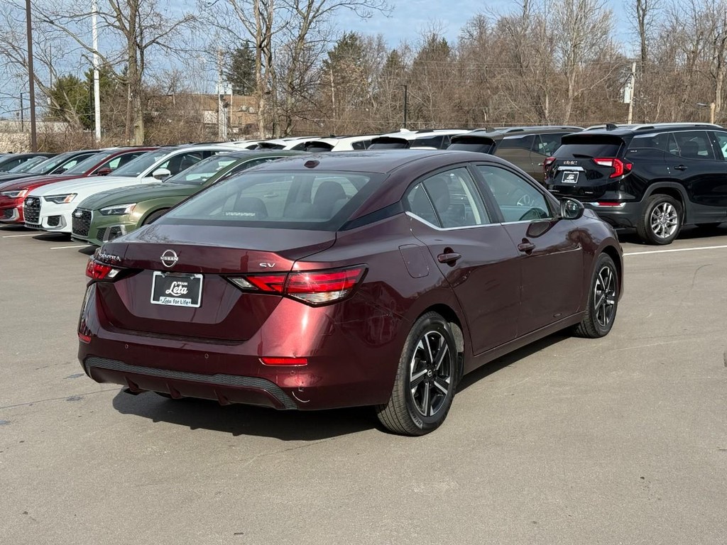 Nissan Sentra Vehicle Full-screen Gallery Image 03