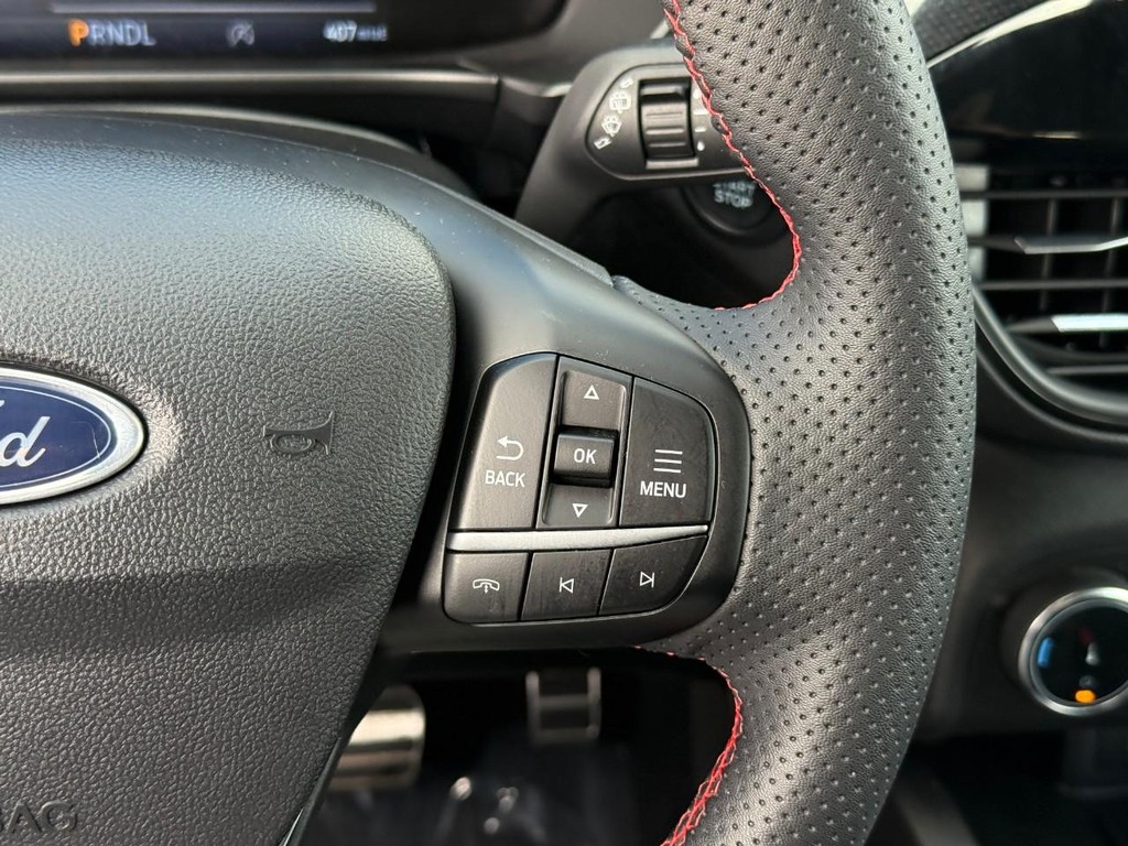 Ford Escape Vehicle Full-screen Gallery Image 21