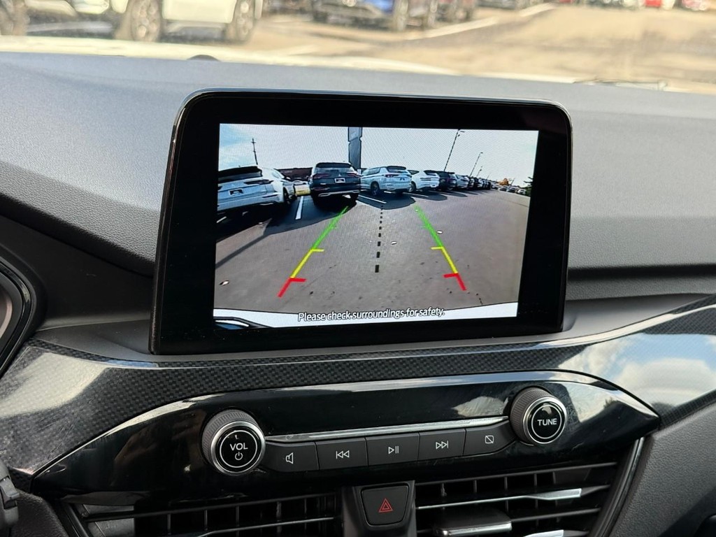 Ford Escape Vehicle Full-screen Gallery Image 25