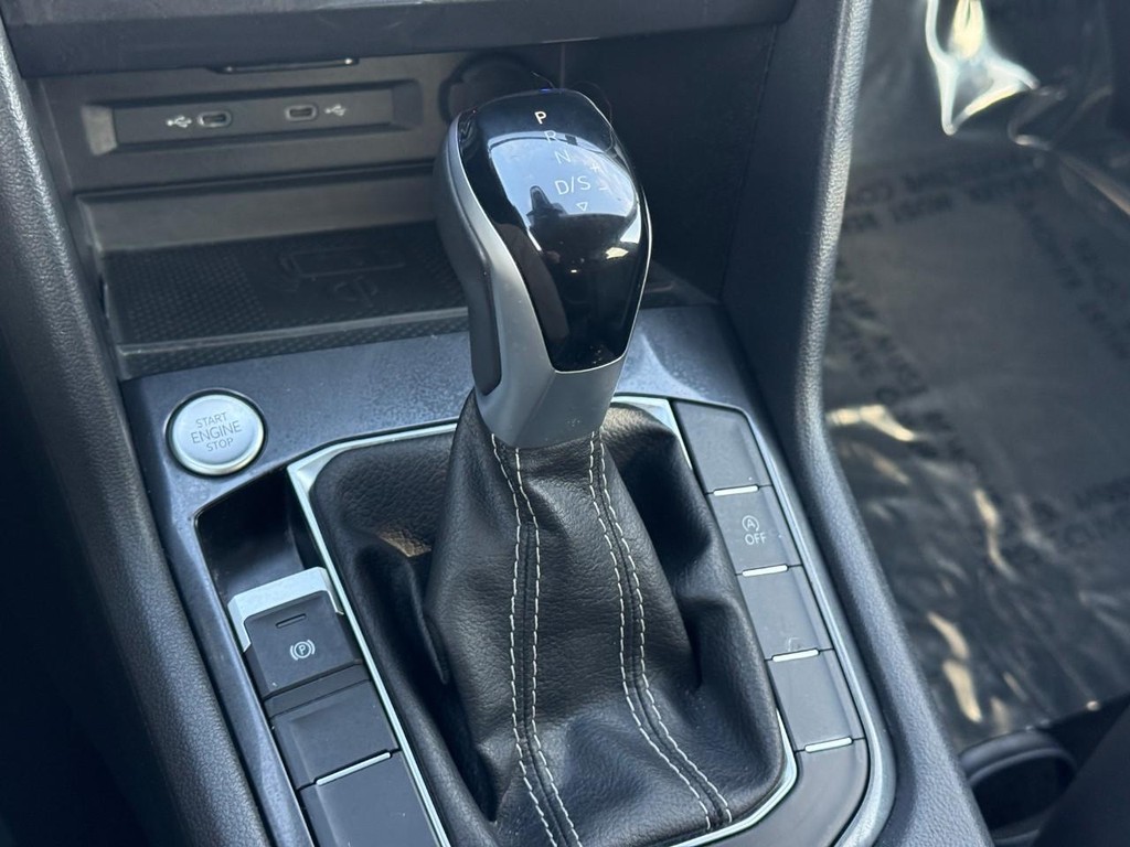 Volkswagen Tiguan Vehicle Full-screen Gallery Image 22